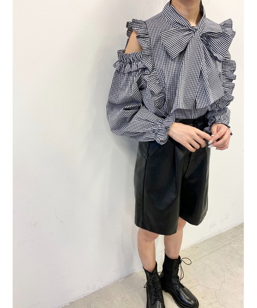 PHILLY（フィリー）の「フリル肩開きリボンブラウス（シャツ/ブラウス・レディース・ホワイト/ブラック/ブラック系その他・FREE）」の17枚目の写真