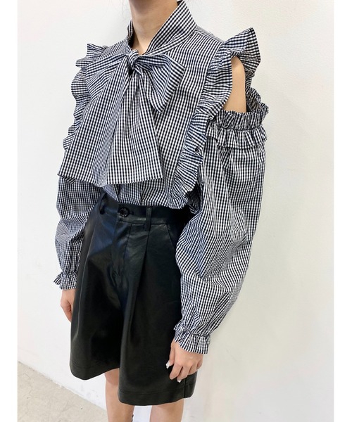 PHILLY（フィリー）の「フリル肩開きリボンブラウス（シャツ/ブラウス・レディース・ホワイト/ブラック/ブラック系その他・FREE）」の13枚目の写真