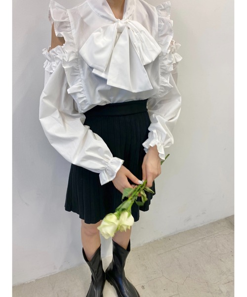 PHILLY（フィリー）の「フリル肩開きリボンブラウス（シャツ/ブラウス・レディース・ホワイト/ブラック/ブラック系その他・FREE）」の6枚目の写真