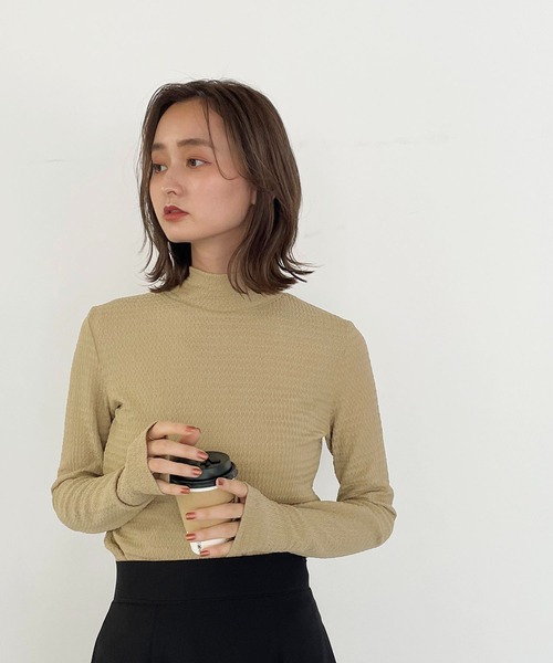 CLEIO（クレイオ）の「【CLEIO】クリンクルハイネックカットソー/CRINKLE HIGH NECK CUT AND SEW/980-18608（Tシャツ/カットソー・レディース・ベージュ/アイボリー・FREE）」の4枚目の写真