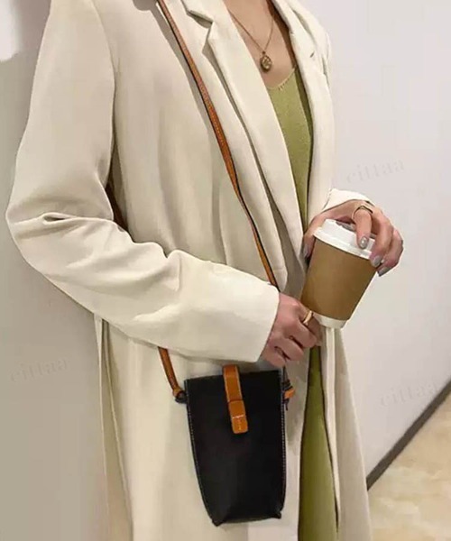 Dalfwin(ダールフィン)の「配色レザーミニスマホショルダーバッグ(ショルダーバッグ・レディース・ブラック/ベージュ/ブラウン/ブルー・ONE SIZE)」の6枚目の写真