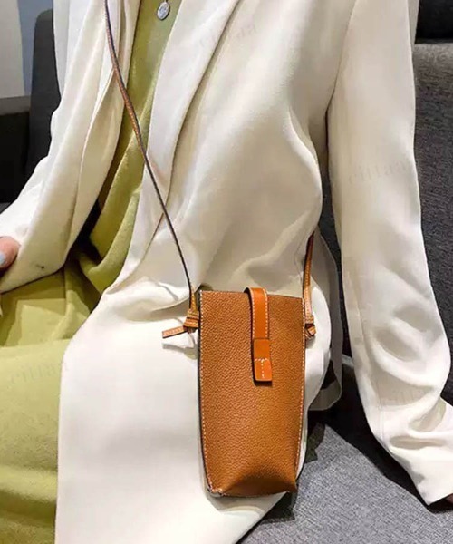 Dalfwin(ダールフィン)の「配色レザーミニスマホショルダーバッグ(ショルダーバッグ・レディース・ブラック/ベージュ/ブラウン/ブルー・ONE SIZE)」の10枚目の写真