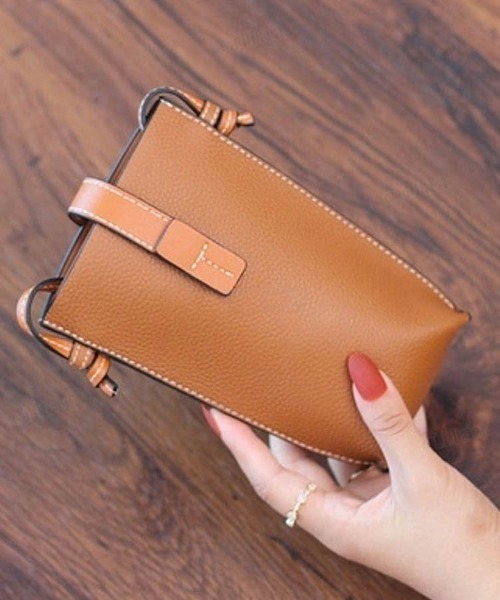 Dalfwin(ダールフィン)の「配色レザーミニスマホショルダーバッグ(ショルダーバッグ・レディース・ブラック/ベージュ/ブラウン/ブルー・ONE SIZE)」の12枚目の写真