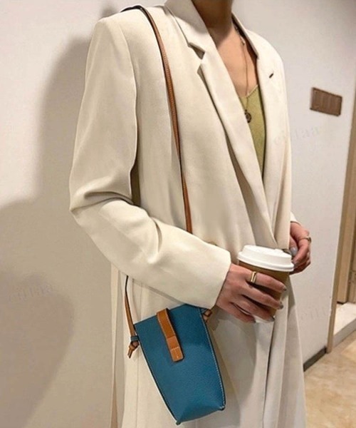 Dalfwin(ダールフィン)の「配色レザーミニスマホショルダーバッグ(ショルダーバッグ・レディース・ブラック/ベージュ/ブラウン/ブルー・ONE SIZE)」の20枚目の写真