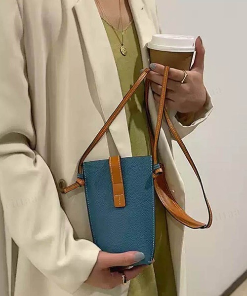 Dalfwin(ダールフィン)の「配色レザーミニスマホショルダーバッグ(ショルダーバッグ・レディース・ブラック/ベージュ/ブラウン/ブルー・ONE SIZE)」の21枚目の写真