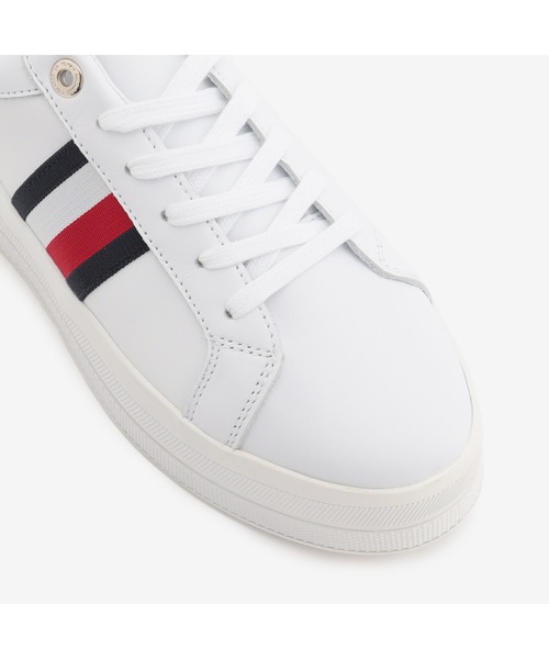 TOMMY HILFIGER(トミーヒルフィガー)の「プラットフォームカップソールスニーカー(スニーカー・レディース・ホワイト・23cm/23.5cm/24cm)」の4枚目の写真
