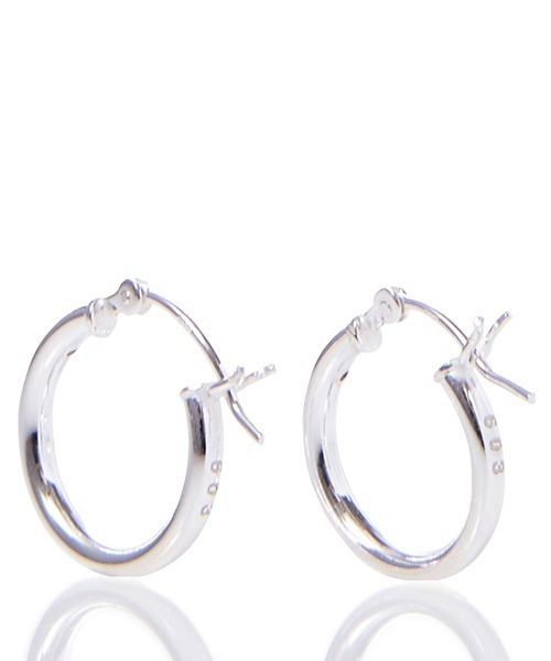 603（ロクマルサン）の「603  フープピアス（M)（ピアス（両耳用）・レディース・シルバー・FREE）」の6枚目の写真