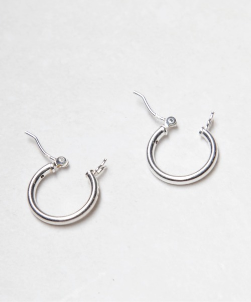 603（ロクマルサン）の「603  フープピアス（M)（ピアス（両耳用）・レディース・シルバー・FREE）」の4枚目の写真