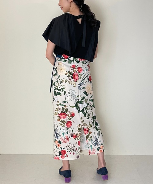 TEVALT(ヴァレット)の「フラワープリントIラインSK(スカート・レディース・アイボリー/ブラック・38)」の5枚目の写真