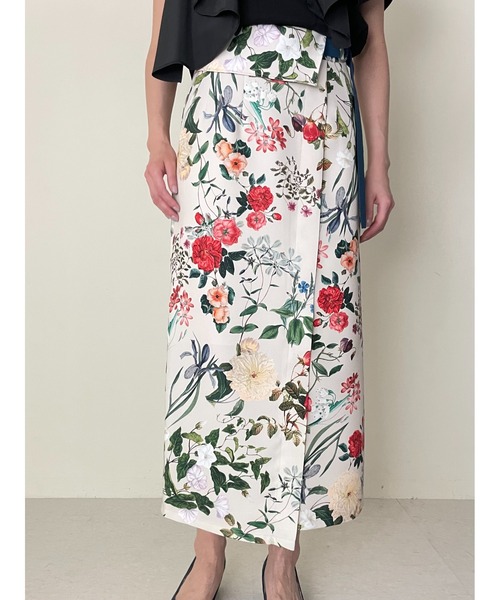 TEVALT(ヴァレット)の「フラワープリントIラインSK(スカート・レディース・アイボリー/ブラック・38)」の6枚目の写真