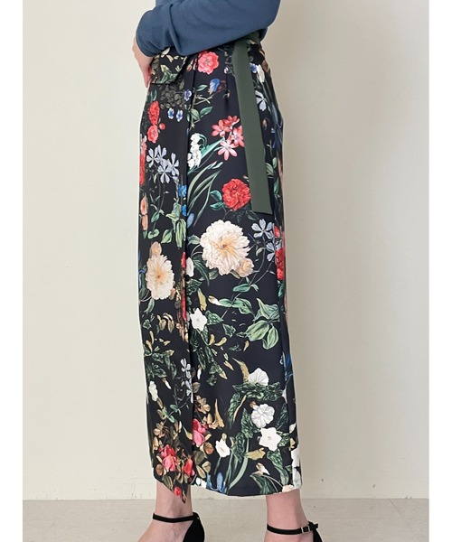 TEVALT(ヴァレット)の「フラワープリントIラインSK(スカート・レディース・アイボリー/ブラック・38)」の14枚目の写真