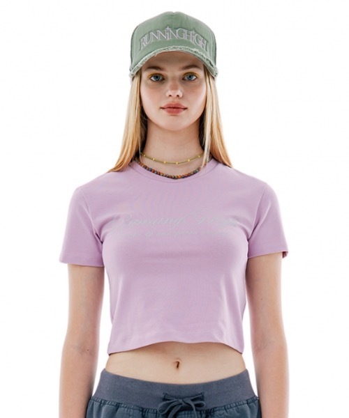 runningHIGH（ランニングハイ）の「【RUNNING HIGH 】カーシブロゴ ハーフスリーブスリムクロップティーシャツ