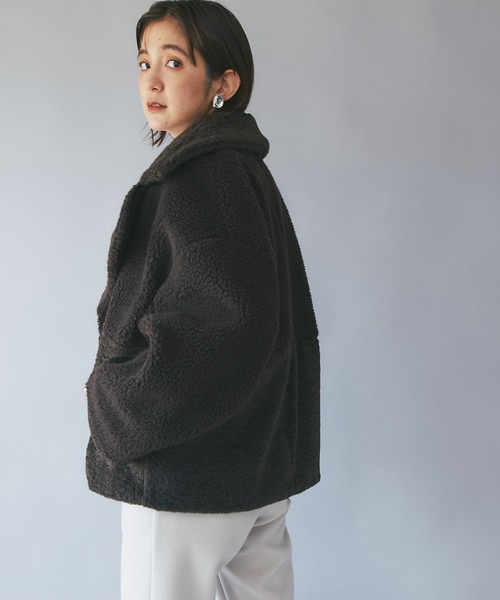 RIVE DROITE（リヴドロワ）の「小山田早織さんスタイリング/エコボア×エコファーショートコート（その他アウター・レディース・ブラウン/キャメル・FREE）」の12枚目の写真