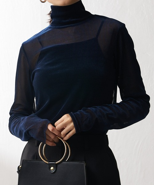 Lui's（ルイス）の「ベロアメッシュハイネックトップス（Tシャツ/カットソー・レディース・ネイビー/ブラック/グレイッシュベージュ・FREE）」の3枚目の写真