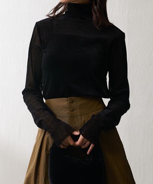 Lui's（ルイス）の「ベロアメッシュハイネックトップス（Tシャツ/カットソー・レディース・ネイビー/ブラック/グレイッシュベージュ・FREE）」の4枚目の写真