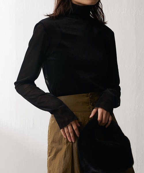 Lui's（ルイス）の「ベロアメッシュハイネックトップス（Tシャツ/カットソー・レディース・ネイビー/ブラック/グレイッシュベージュ・FREE）」の6枚目の写真