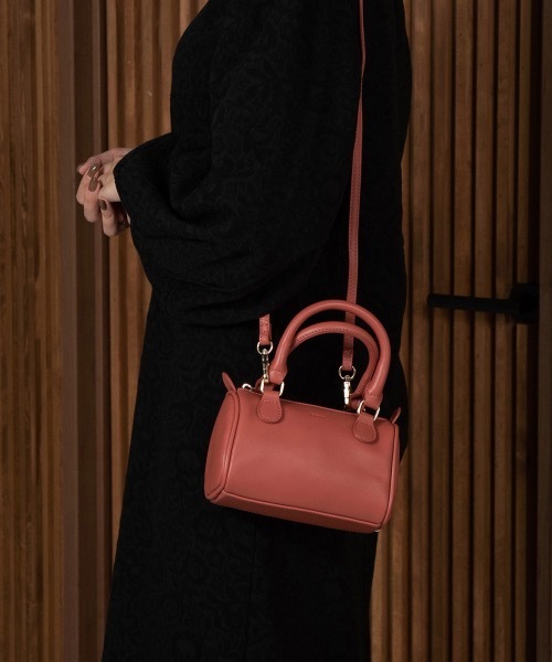Amiur(エミレ)の「micro mini boston bag(ショルダーバッグ・レディース・ブラック/アイボリー/ピンク系その他・FREE)」の8枚目の写真