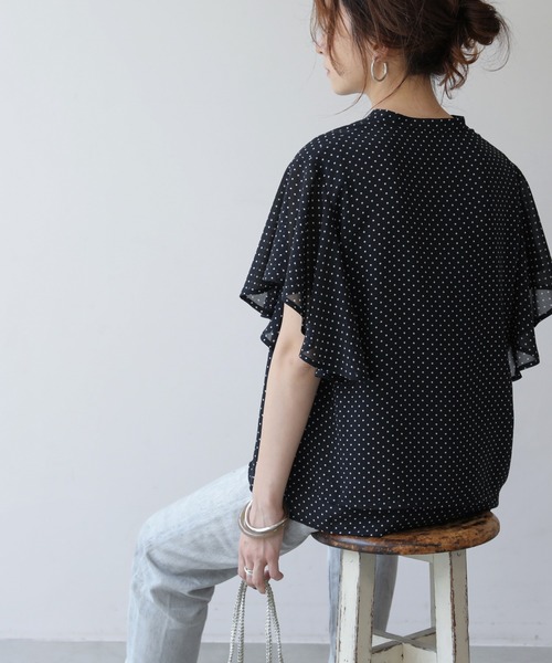 frames RAY CASSIN(フレームスレイカズン)の「WEB限定. アソートラッフルスリーブブラウス(シャツ/ブラウス・レディース・ライトグレー/ブラック/ベージュ/オフホワイト/ブルー/ドット/ロイヤルブルー/ライトグレー系/グリーン/バイオレット/マスタード/グリーン系/グレイッシュベージュ/ブルー系/キナリ・FREE)」の22枚目の写真