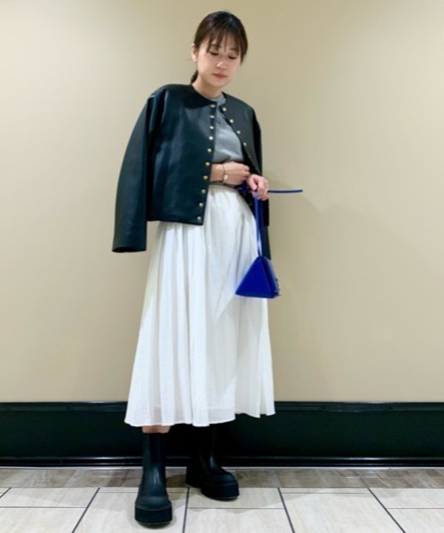 Mila Owen（ミラオーウェン）の「フェイクレザー金釦カーディガン