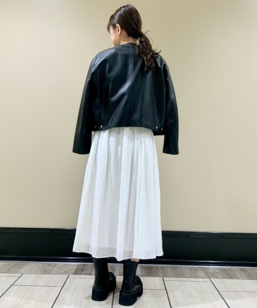 新品タグ付 Mila Owen 金釦 フェイクレザージャケット ブラック 1 Mila Owen（ミラオーウェン）の「フェイクレザー金釦カーディガン