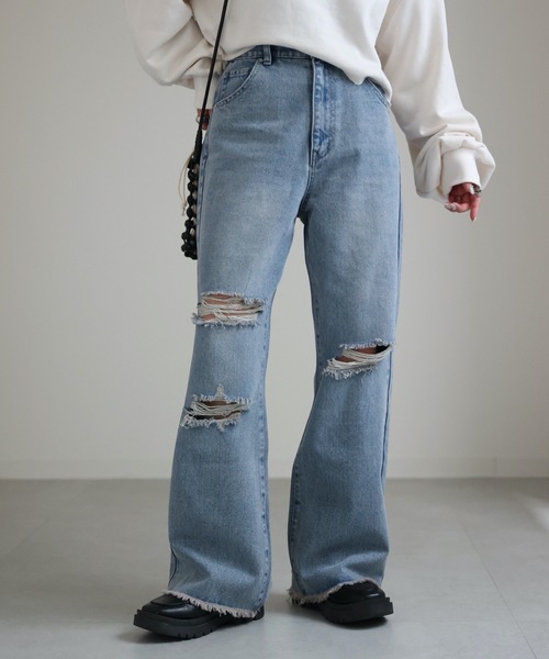 ap retro（アプレトロ）の「ダメージデニムワイドパンツ　カラーパンツ（デニムパンツ・レディース・ブルー/アイボリー/ブラック・MEDIUM/LARGE）」の16枚目の写真