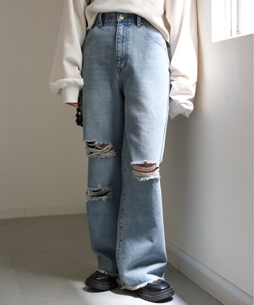 ap retro（アプレトロ）の「ダメージデニムワイドパンツ　カラーパンツ（デニムパンツ・レディース・ブルー/アイボリー/ブラック・MEDIUM/LARGE）」の6枚目の写真