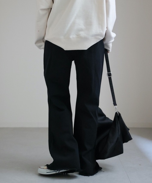 ap retro（アプレトロ）の「ダメージデニムワイドパンツ　カラーパンツ（デニムパンツ・レディース・ブルー/アイボリー/ブラック・MEDIUM/LARGE）」の4枚目の写真