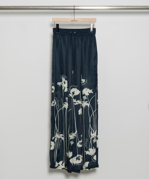 PRANK PROJECT(プランクプロジェクト)の「フラワーモチーフプリントパンツ/Flower Motif Printed Pants(その他パンツ・レディース・ブラック/グレー・38/36)」の7枚目の写真