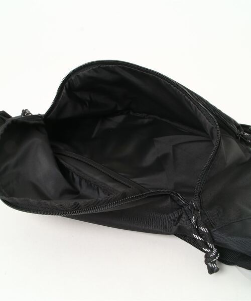 THRASHER(スラッシャー)の「GONZ SAD WAIST BAG/スラッシャーボディバッグ・ウエストポーチ(ボディバッグ/ウエストポーチ・メンズ・ブラック×ホワイト/ブラック×ピンク/ブラック×ブルー/ベージュ・FREE)」の7枚目の写真