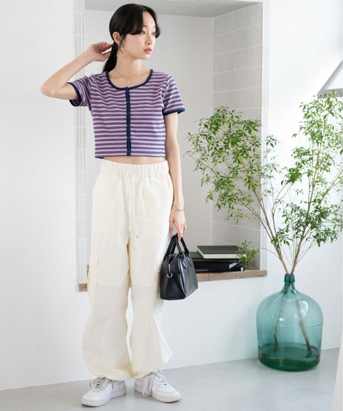 WEGO（ウィゴー）の「WEGO/フロントボタンリブショートＴ（Tシャツ/カットソー・レディース・パープル系その他/ブラック/グリーン系その他/ホワイト/ブラック系その他5/オレンジ系その他6・FREE）」の7枚目の写真