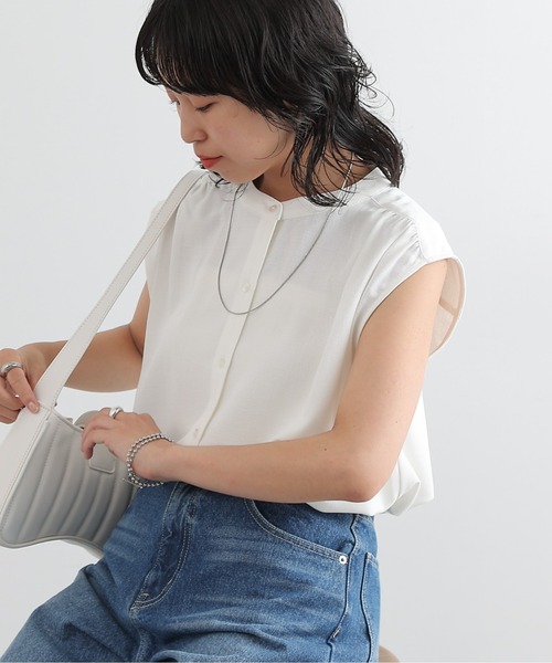 COLONY 2139（コロニートゥーワンスリーナイン）の「ソフトリネンライクドロップショルダーギャザーブラウス（シャツ/ブラウス・レディース・オレンジ/ブラック/ベージュ/オフホワイト/ネイビー・SMALL/MEDIUM）」の2枚目の写真