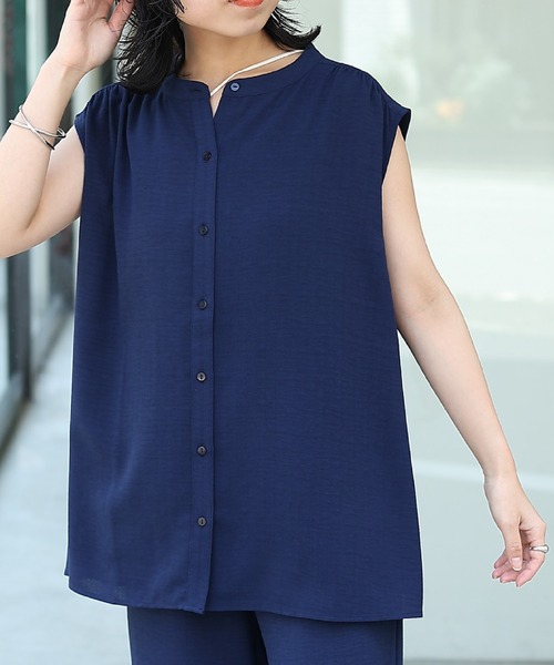 COLONY 2139（コロニートゥーワンスリーナイン）の「ソフトリネンライクドロップショルダーギャザーブラウス（シャツ/ブラウス・レディース・オレンジ/ブラック/ベージュ/オフホワイト/ネイビー・SMALL/MEDIUM）」の16枚目の写真