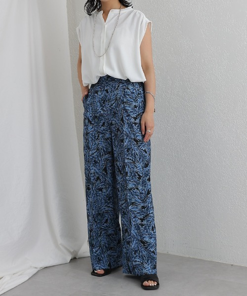 COLONY 2139（コロニートゥーワンスリーナイン）の「ソフトリネンライクドロップショルダーギャザーブラウス（シャツ/ブラウス・レディース・オレンジ/ブラック/ベージュ/オフホワイト/ネイビー・SMALL/MEDIUM）」の22枚目の写真