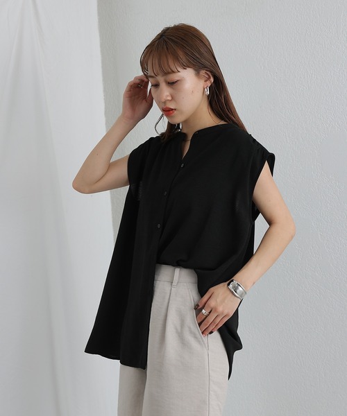 COLONY 2139（コロニートゥーワンスリーナイン）の「ソフトリネンライクドロップショルダーギャザーブラウス（シャツ/ブラウス・レディース・オレンジ/ブラック/ベージュ/オフホワイト/ネイビー・SMALL/MEDIUM）」の18枚目の写真