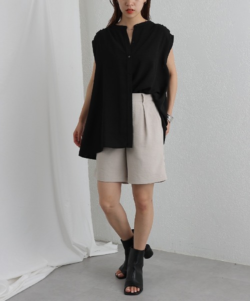 COLONY 2139（コロニートゥーワンスリーナイン）の「ソフトリネンライクドロップショルダーギャザーブラウス（シャツ/ブラウス・レディース・オレンジ/ブラック/ベージュ/オフホワイト/ネイビー・SMALL/MEDIUM）」の13枚目の写真