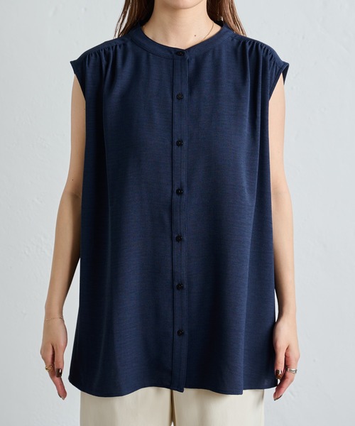 COLONY 2139（コロニートゥーワンスリーナイン）の「ソフトリネンライクドロップショルダーギャザーブラウス（シャツ/ブラウス・レディース・オレンジ/ブラック/ベージュ/オフホワイト/ネイビー・SMALL/MEDIUM）」の9枚目の写真