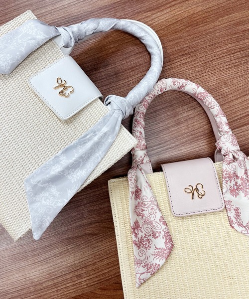 one after another NICE CLAUP(ワンアフターアナザーナイスクラップ)の「スカーフ付き雑材かごバック(ショルダーバッグ・レディース・アイボリー/ピンク・FREE)」の15枚目の写真