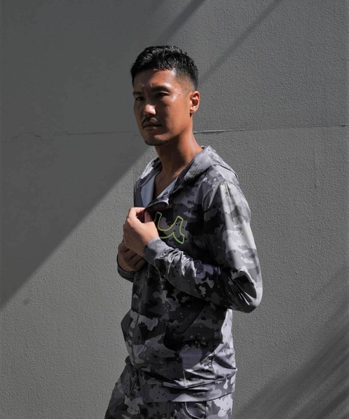 RAWLIFE(ロウライフ)の「muta MARINE/ムータ マリン/ラッシュパーカー (デジタルカモ)/MMTK-435049(パーカー・メンズ・ホワイト系2/グレー・7/6)」の3枚目の写真