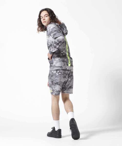 RAWLIFE(ロウライフ)の「muta MARINE/ムータ マリン/ラッシュパーカー (デジタルカモ)/MMTK-435049(パーカー・メンズ・ホワイト系2/グレー・7/6)」の8枚目の写真