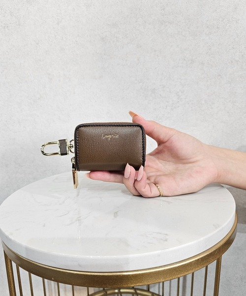 Ungrid（アングリッド）の「【Ungrid/アングリッド】配色パイピング　スマートキーケース 車 ダブルファスナー ダブル ポケット キーチェーン ファスナー カラビナ ギフト（キーケース/キーアクセサリー・レディース・ターコイズブルー/グレイッシュベージュ/ライトグリーン/ライトグレー/ライトピンク/オレンジ/ベージュ系その他/イエロー/ブラウン/ラベンダー/オリーブ/シルバー/アイボリー/ブラック/ダークブラウン/ゴールド/ブラウン系その他・FREE）」の5枚目の写真