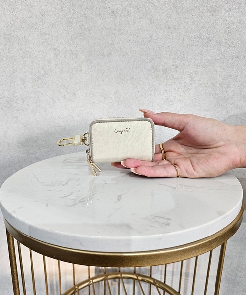 Ungrid（アングリッド）の「【Ungrid/アングリッド】配色パイピング　スマートキーケース 車 ダブルファスナー ダブル ポケット キーチェーン ファスナー カラビナ ギフト（キーケース/キーアクセサリー・レディース・ターコイズブルー/グレイッシュベージュ/ライトグリーン/ライトグレー/ライトピンク/オレンジ/ベージュ系その他/イエロー/ブラウン/ラベンダー/オリーブ/シルバー/アイボリー/ブラック/ダークブラウン/ゴールド/ブラウン系その他・FREE）」の2枚目の写真