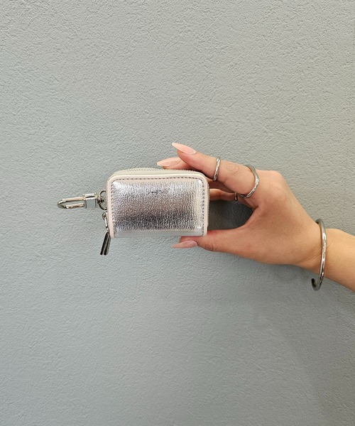 Ungrid（アングリッド）の「【Ungrid/アングリッド】配色パイピング　スマートキーケース 車 ダブルファスナー ダブル ポケット キーチェーン ファスナー カラビナ ギフト（キーケース/キーアクセサリー・レディース・ターコイズブルー/グレイッシュベージュ/ライトグリーン/ライトグレー/ライトピンク/オレンジ/ベージュ系その他/イエロー/ブラウン/ラベンダー/オリーブ/シルバー/アイボリー/ブラック/ダークブラウン/ゴールド/ブラウン系その他・FREE）」の20枚目の写真