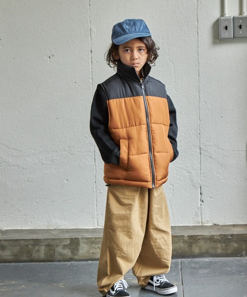 PAIRMANON STREET（ペアマノンストリート）の「【PAIRMANON STREET】中綿 スタンドネック バイカラー ベスト アウター（ベスト・キッズ・ブルー/イエロー/ブラック/ブラウン/レッド・110/90/120/140/100/130/150）」の9枚目の写真