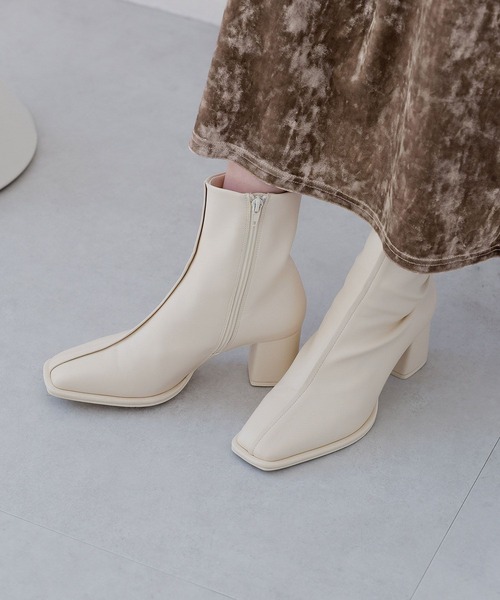 LOWRYS FARM（ローリーズファーム）の「センタープリーツブーツ　 969446（パンプス・レディース・アイボリー/ブラウン/ブラック・MEDIUM/LARGE）」の2枚目の写真