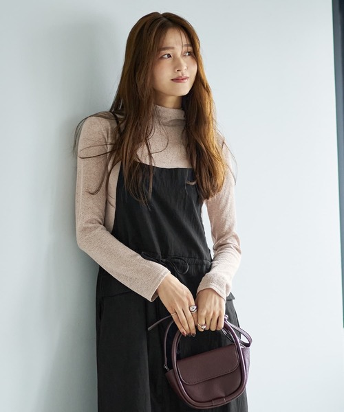 STYLE DELI（スタイルデリ）の「テクスチャーインナータートルトップス（Tシャツ/カットソー・レディース・ホワイト/グレー/ブラック/ベージュ・SMALL/MEDIUM）」の11枚目の写真