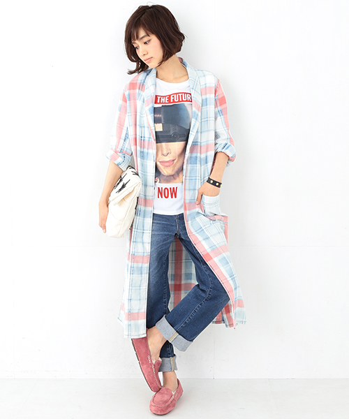 Ray BEAMS（レイビームス）の「Ray BEAMS / チェック ロング ガウンシャツ（シャツ/ブラウス・レディース・サックスブルー/ネイビー・ONE SIZE）」の3枚目の写真