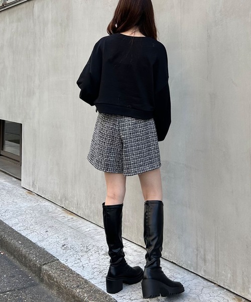 INGNI(イング)の「パールビジュー付スウェットプルオーバー(スウェット・レディース・ブラック/オフホワイト/スモークピンク/オートミール/グレー・M)」の16枚目の写真