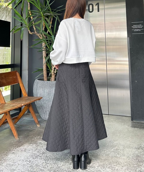 INGNI(イング)の「パールビジュー付スウェットプルオーバー(スウェット・レディース・ブラック/オフホワイト/スモークピンク/オートミール/グレー・M)」の21枚目の写真