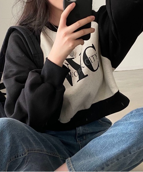 SHEENA(シーナ)の「NYCロゴラグランショート丈トレーナー(スウェット・レディース・ブラック/グレー・M)」の5枚目の写真