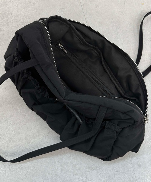 sedacle girl（セダクルガール）の「シャカシャカショルダーバッグ（ハンドバッグ・レディース・ブラック/アイボリー/カーキ・FREE）」の6枚目の写真